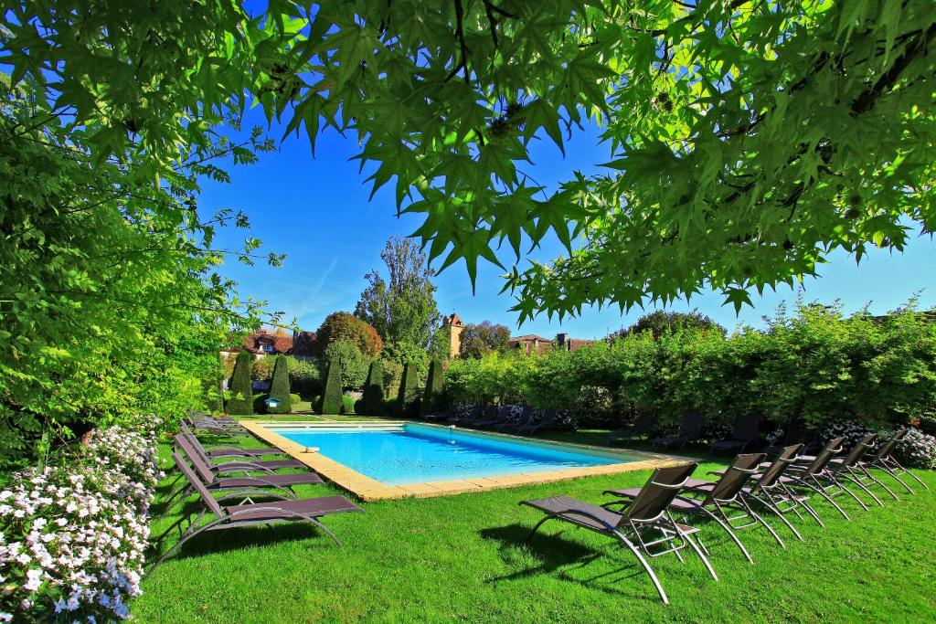 Le Vieux Logis, the pool