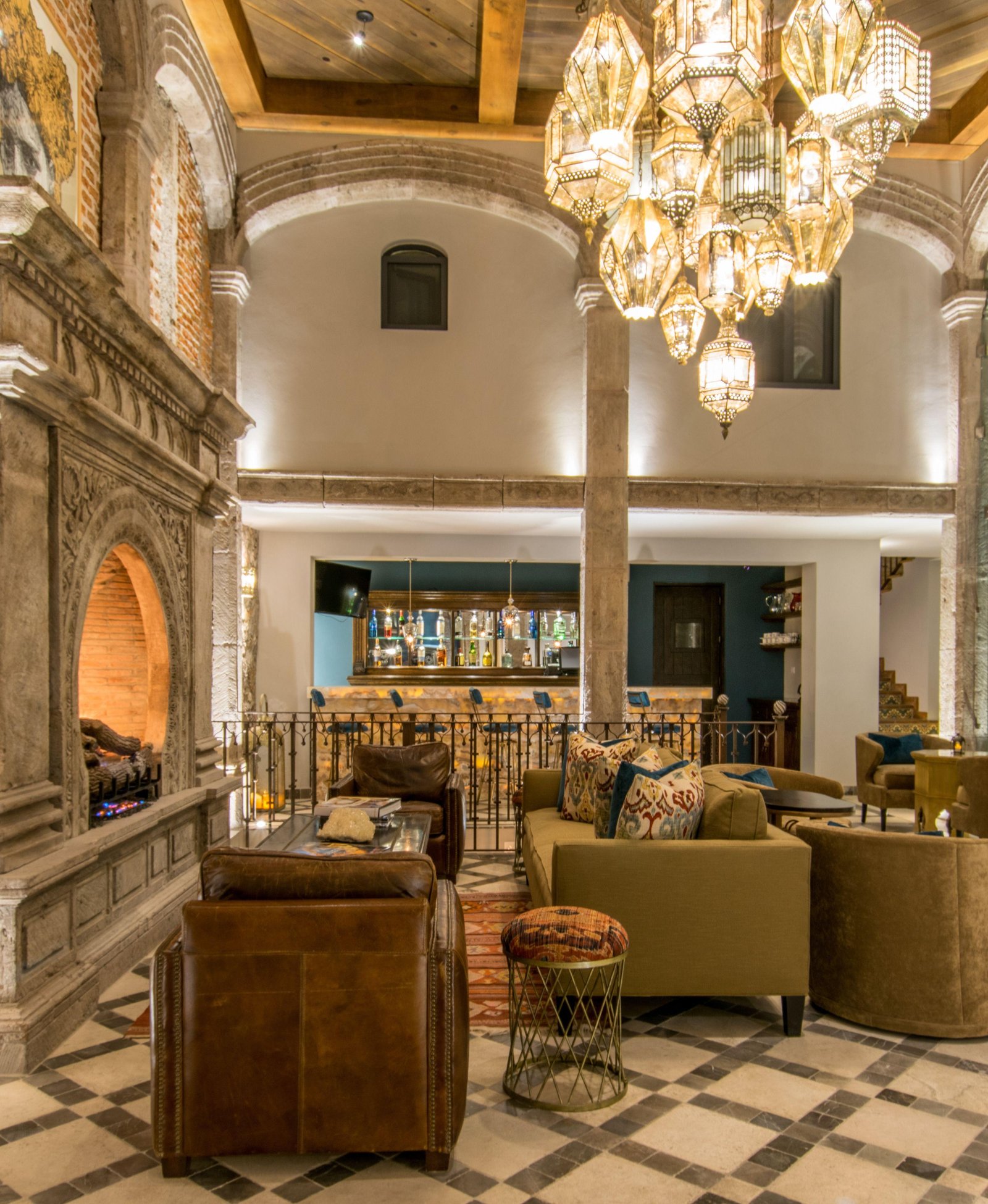 Casa 1810, eat & drink