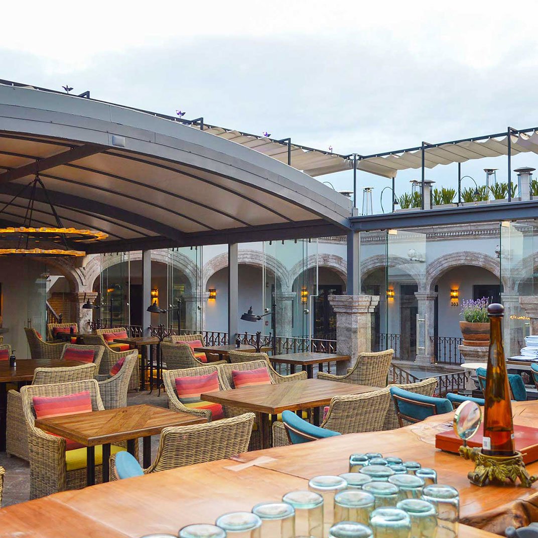 Casa 1810, eat & drink