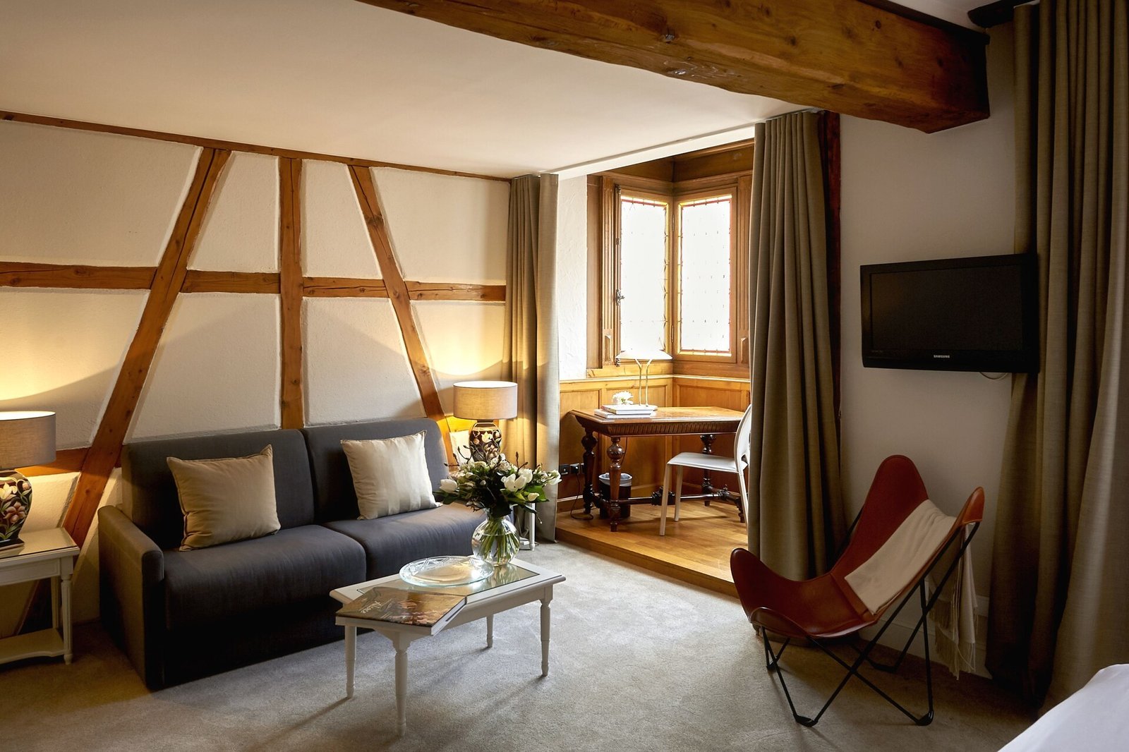 La Maison des Têtes, rooms