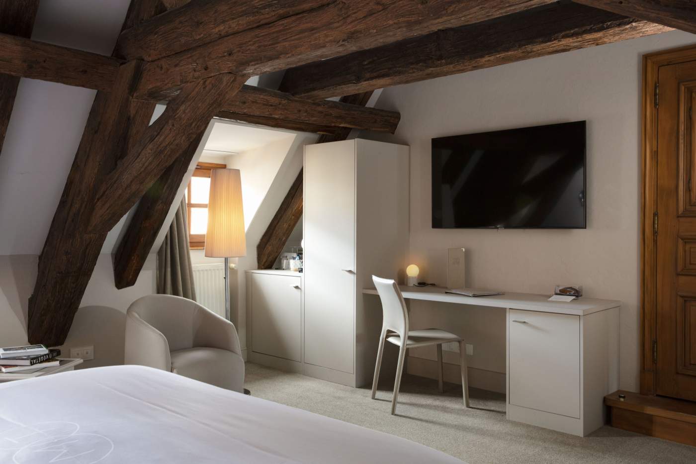 La Maison des Têtes, rooms