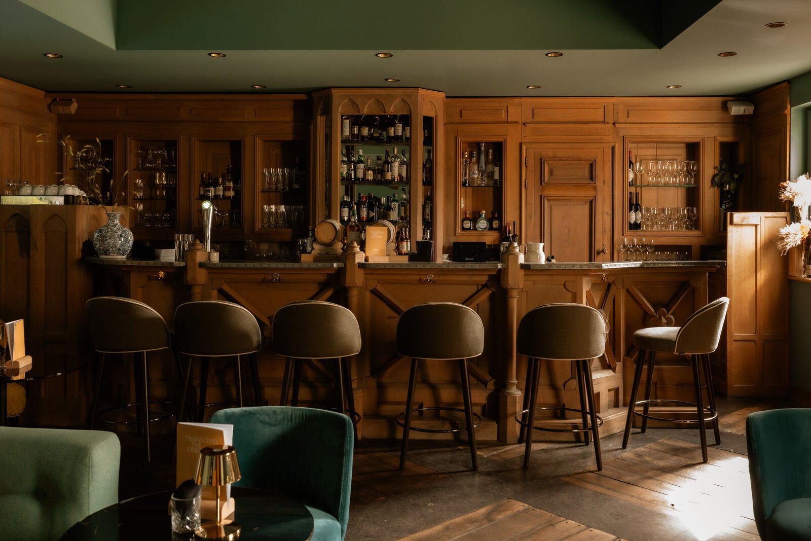 Château St. Gerlach, at the table