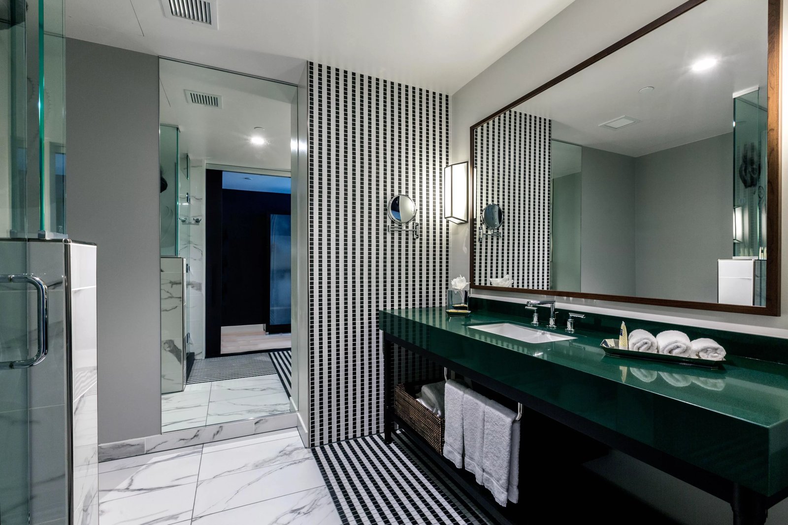 Hotel Indigo Los Angeles Downtown — rooms