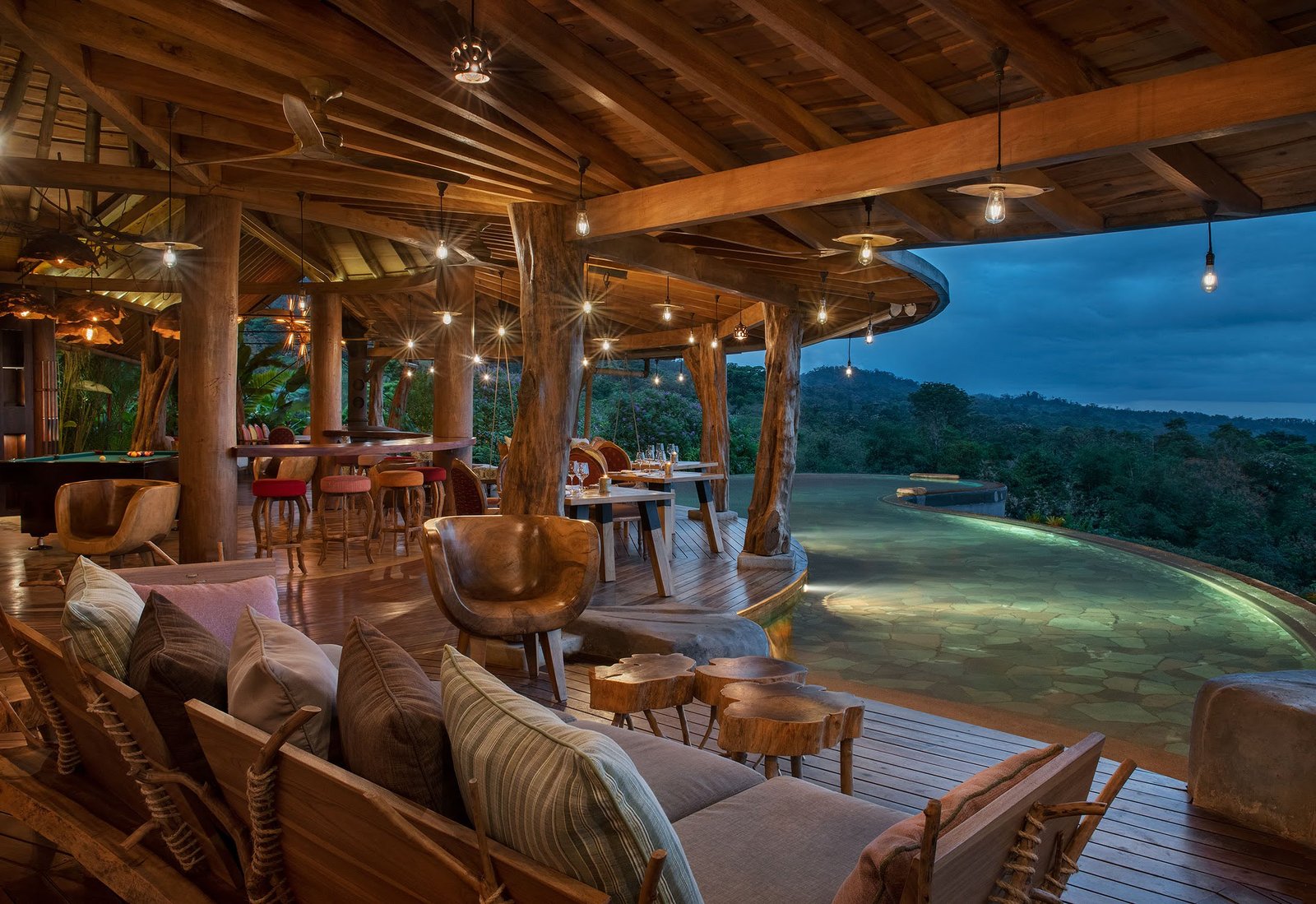 Origins Luxury Lodge (Floral)