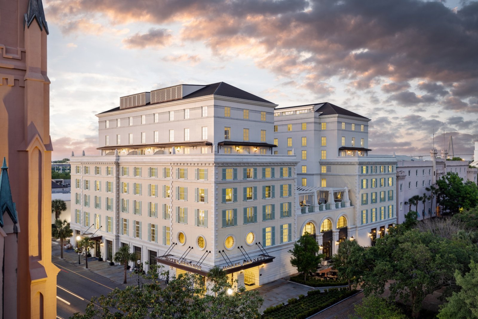 Hotel Bennett, backstory