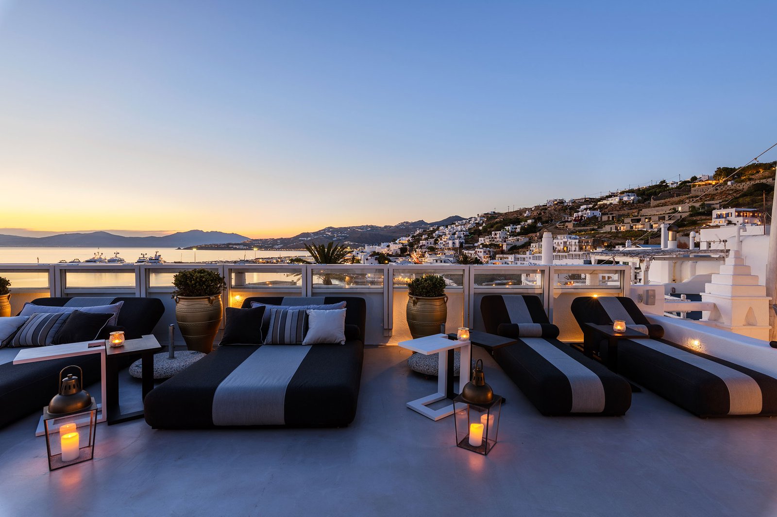 The TownHouse Mykonos, vibe