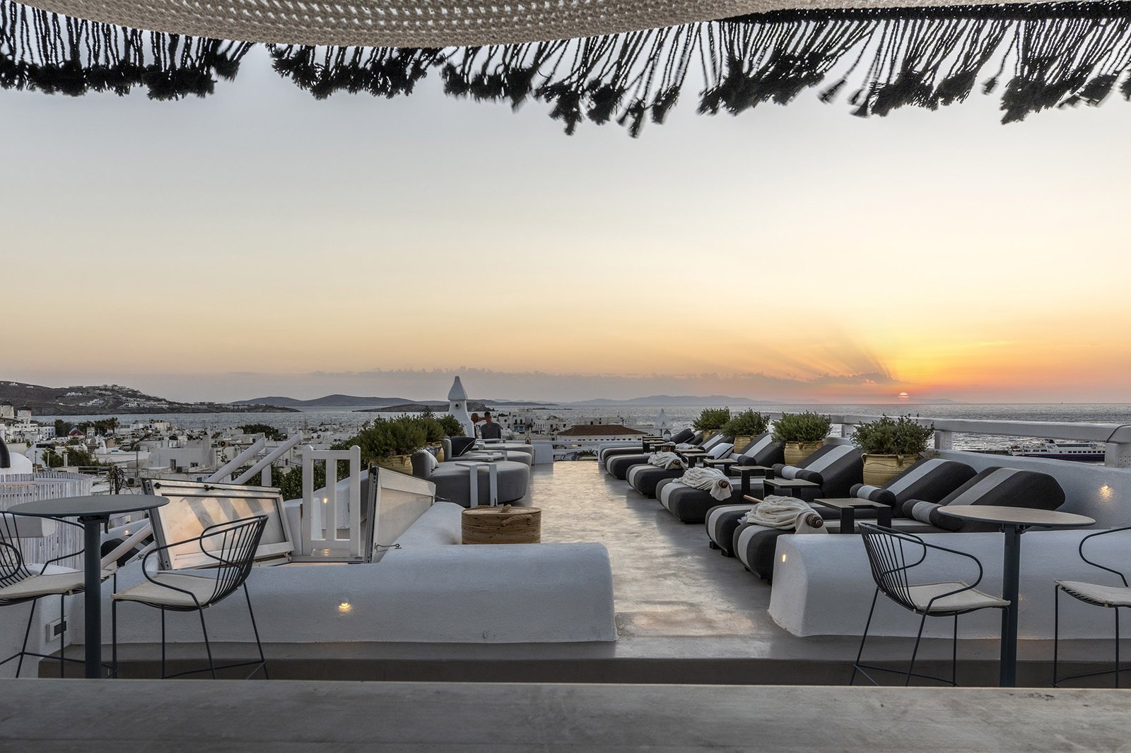 The TownHouse Mykonos, vibe