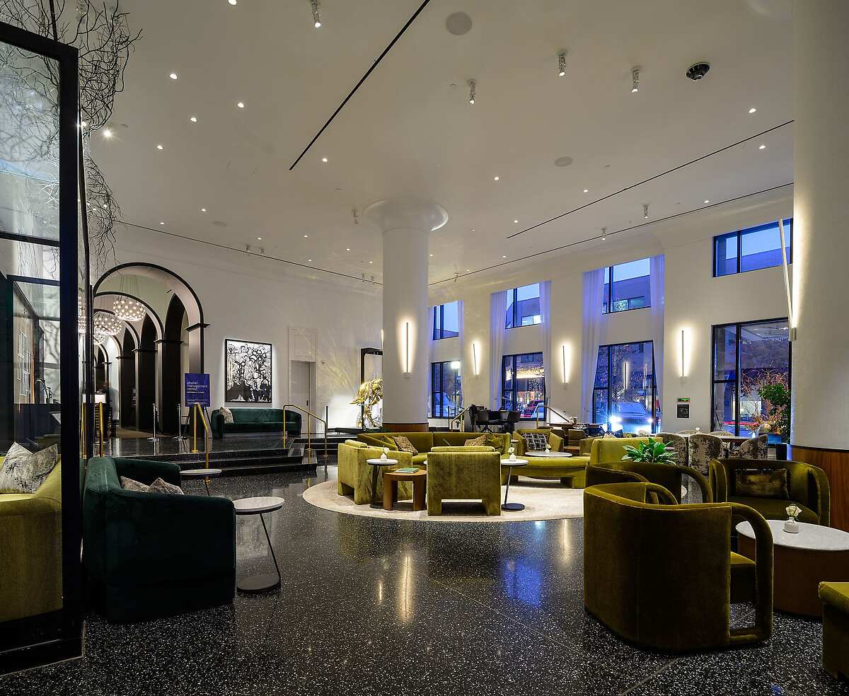 Daxton Hotel Birmingham, Curio Collection by Hilton, vibe