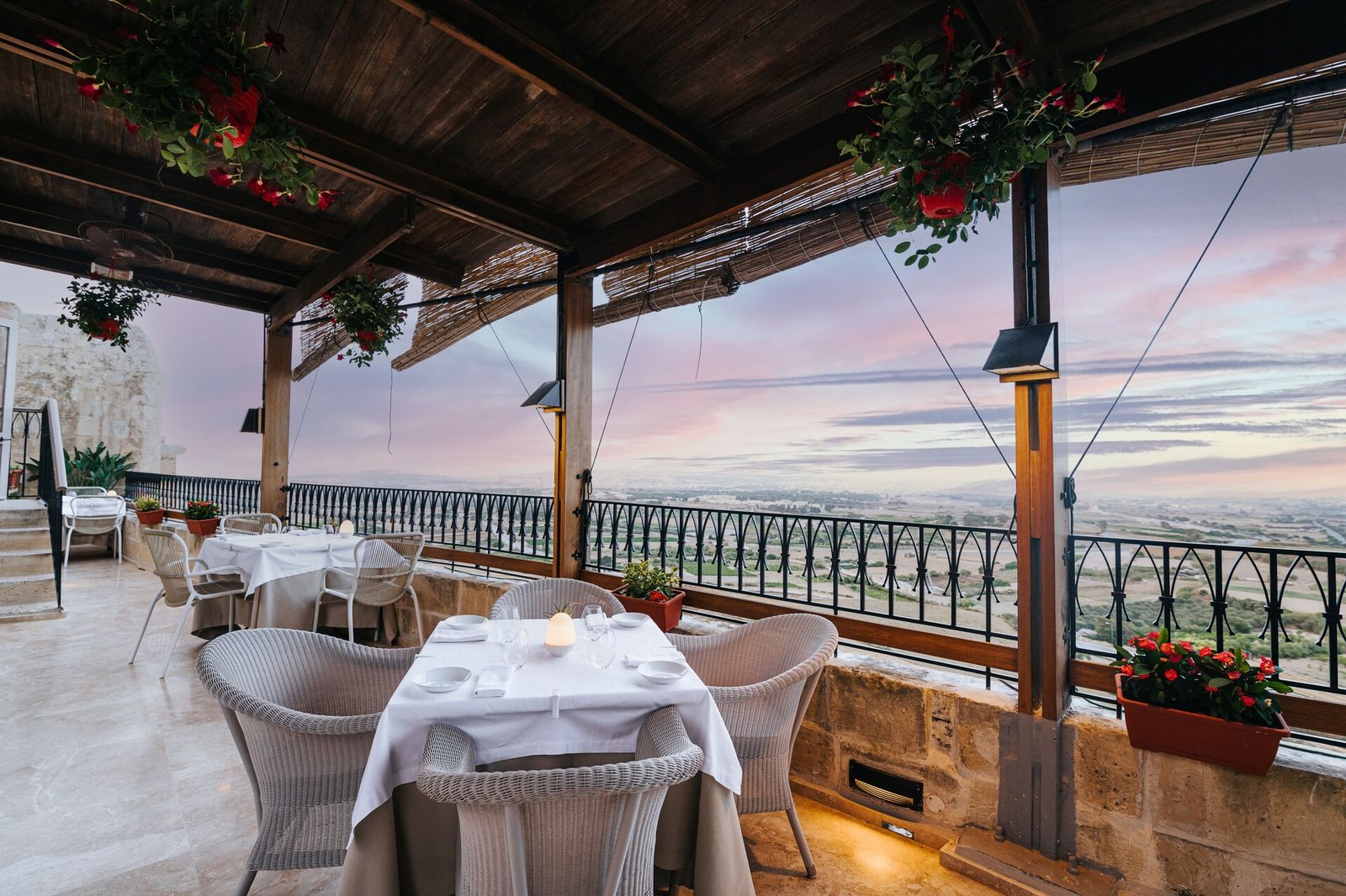 The Xara Palace, at the table