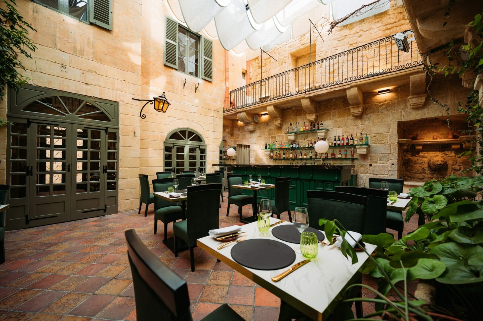 The Xara Palace, at the table