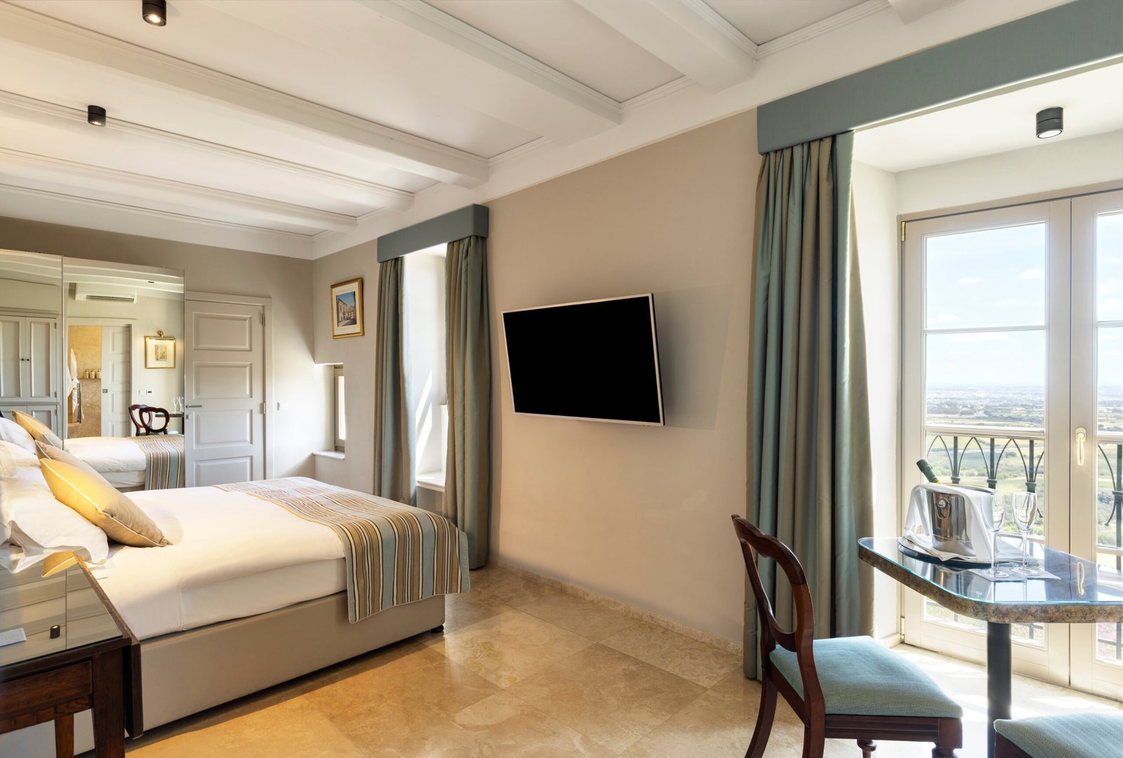 The Xara Palace, rooms