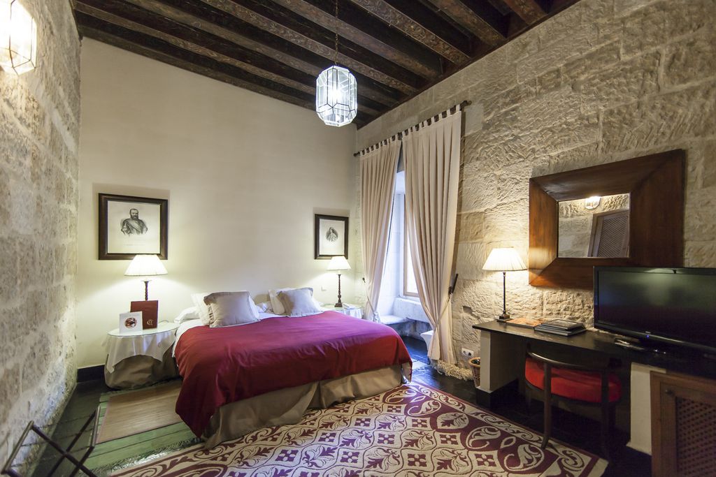 Castillo del Buen Amor, rooms