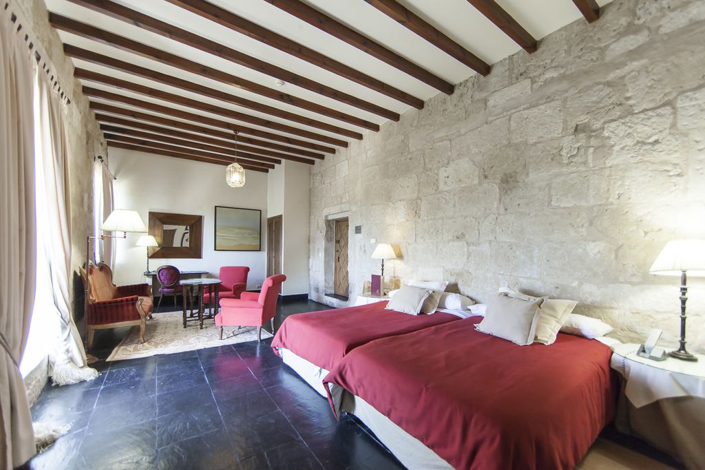 Castillo del Buen Amor, rooms