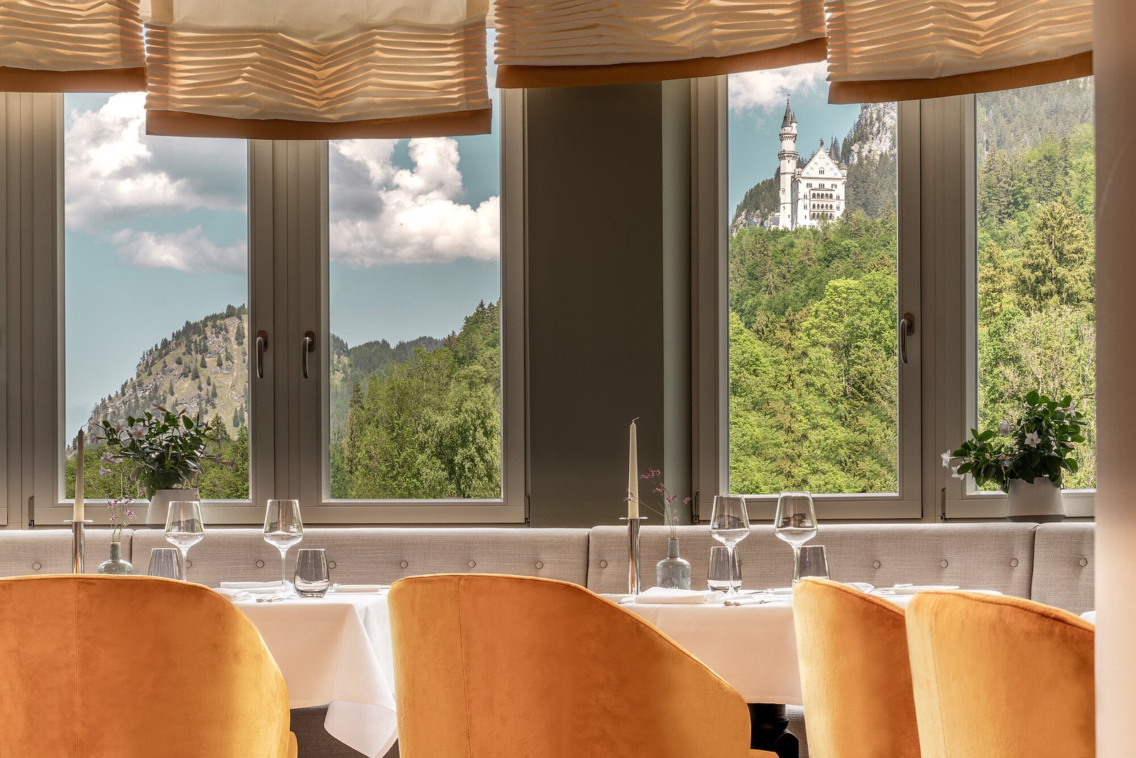 Ameron Neuschwanstein Alpsee Resort & Spa, at the table