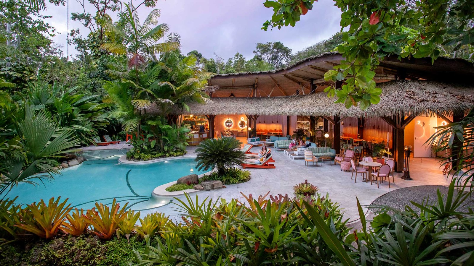Boutique Hotel Aguas Claras Puerto Viejo, eat & drink