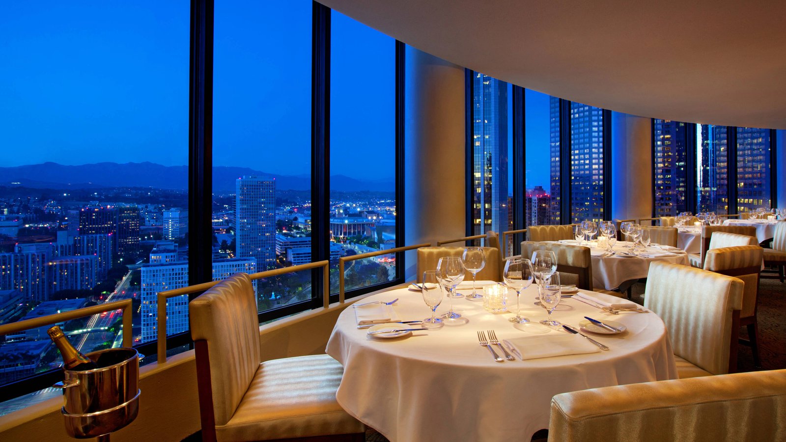 Westin Bonaventure Hotel & Suites — eat & drink