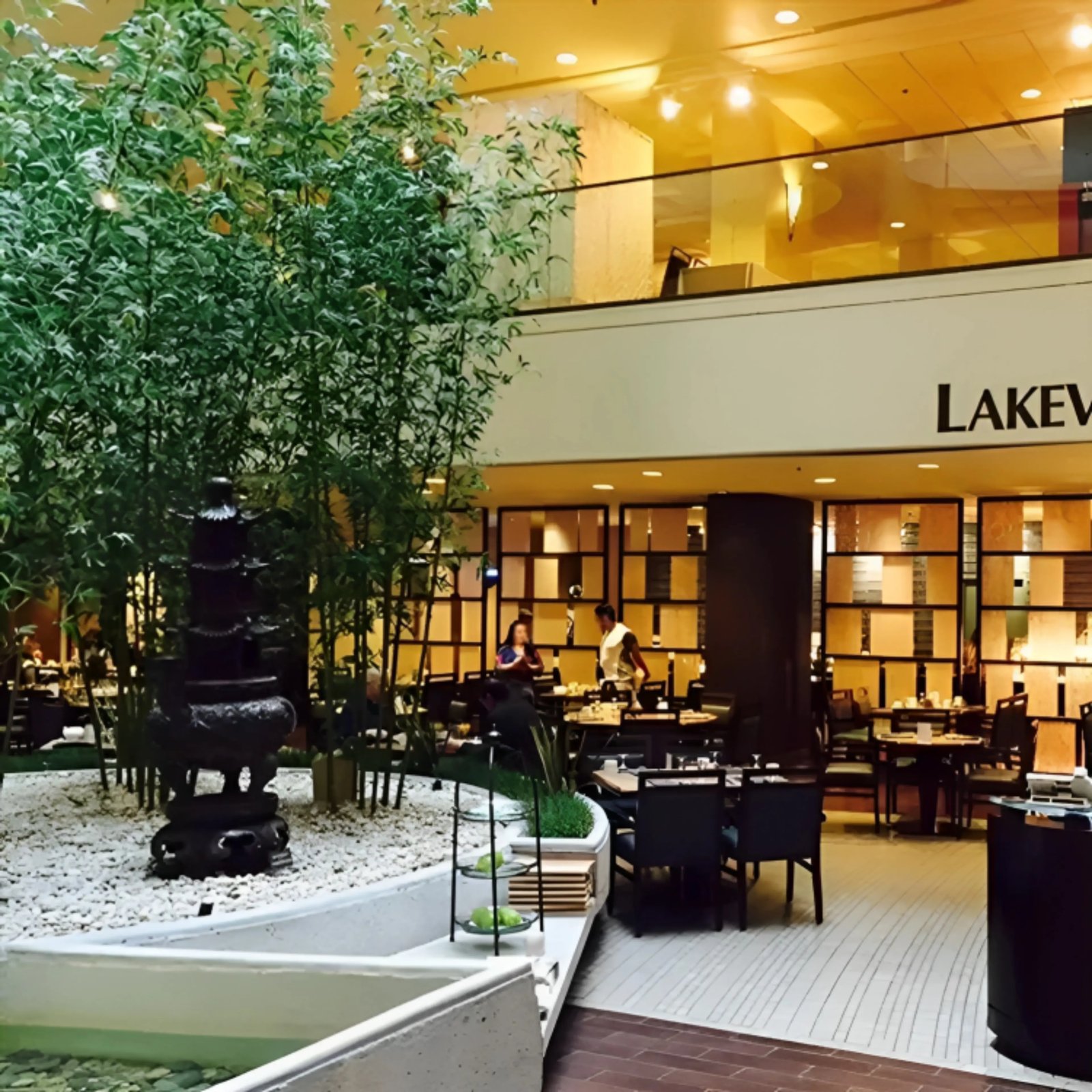 Westin Bonaventure Hotel & Suites, lakeview bistro