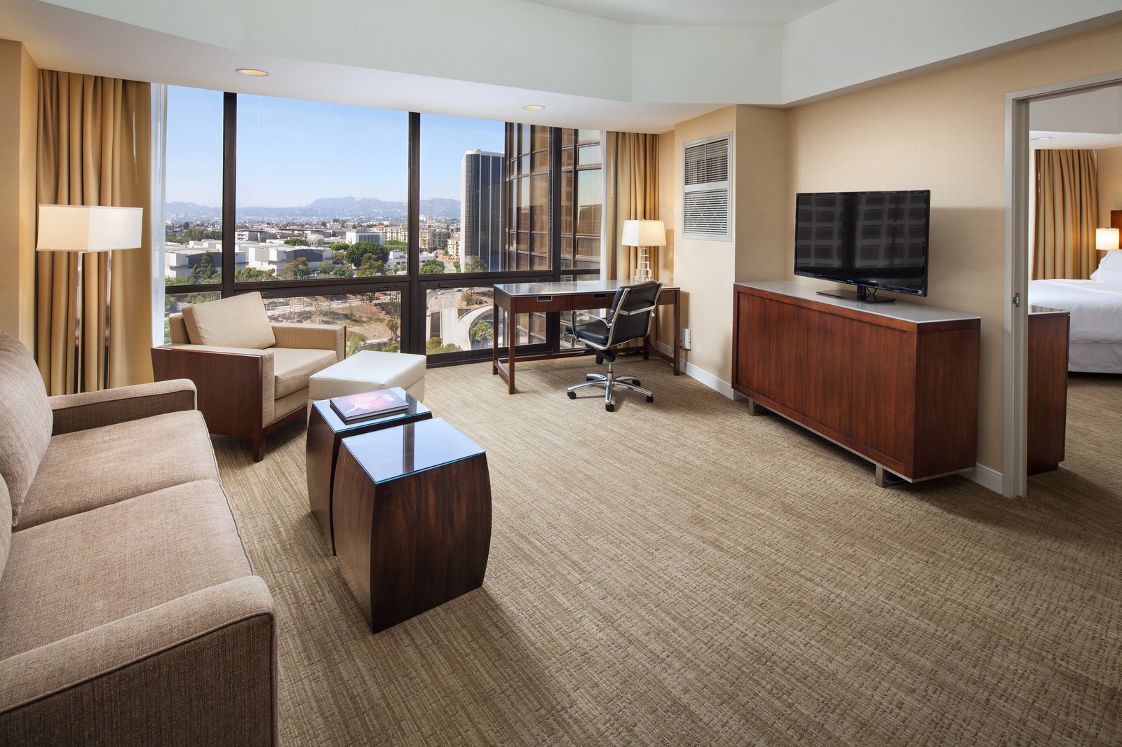 Westin Bonaventure Hotel & Suites — rooms