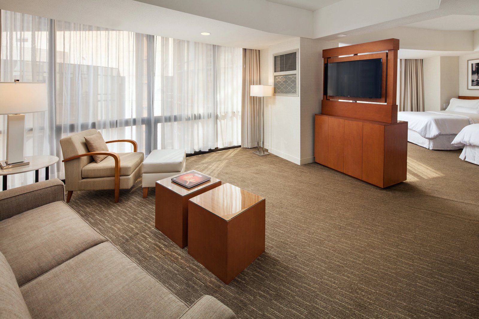 Westin Bonaventure Hotel & Suites — rooms