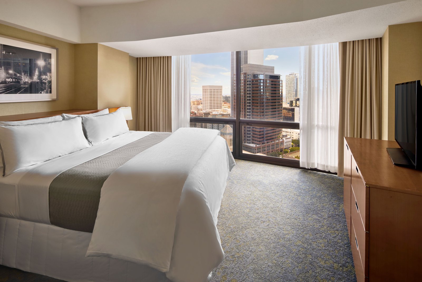 Westin Bonaventure Hotel & Suites — rooms