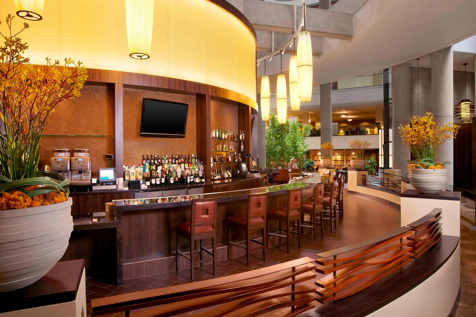 Westin Bonaventure Hotel & Suites — eat & drink