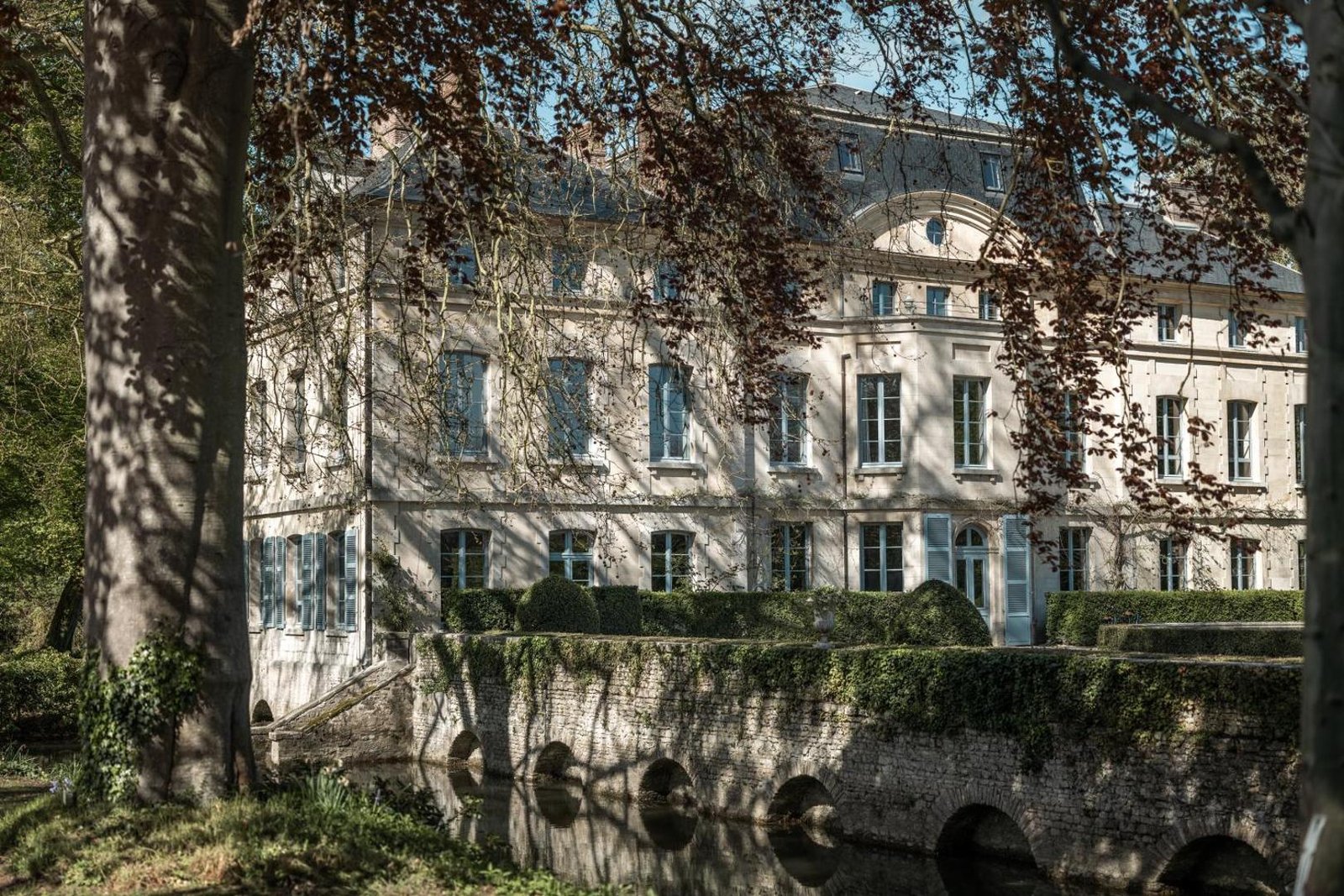 Domaine de Primard, backstory