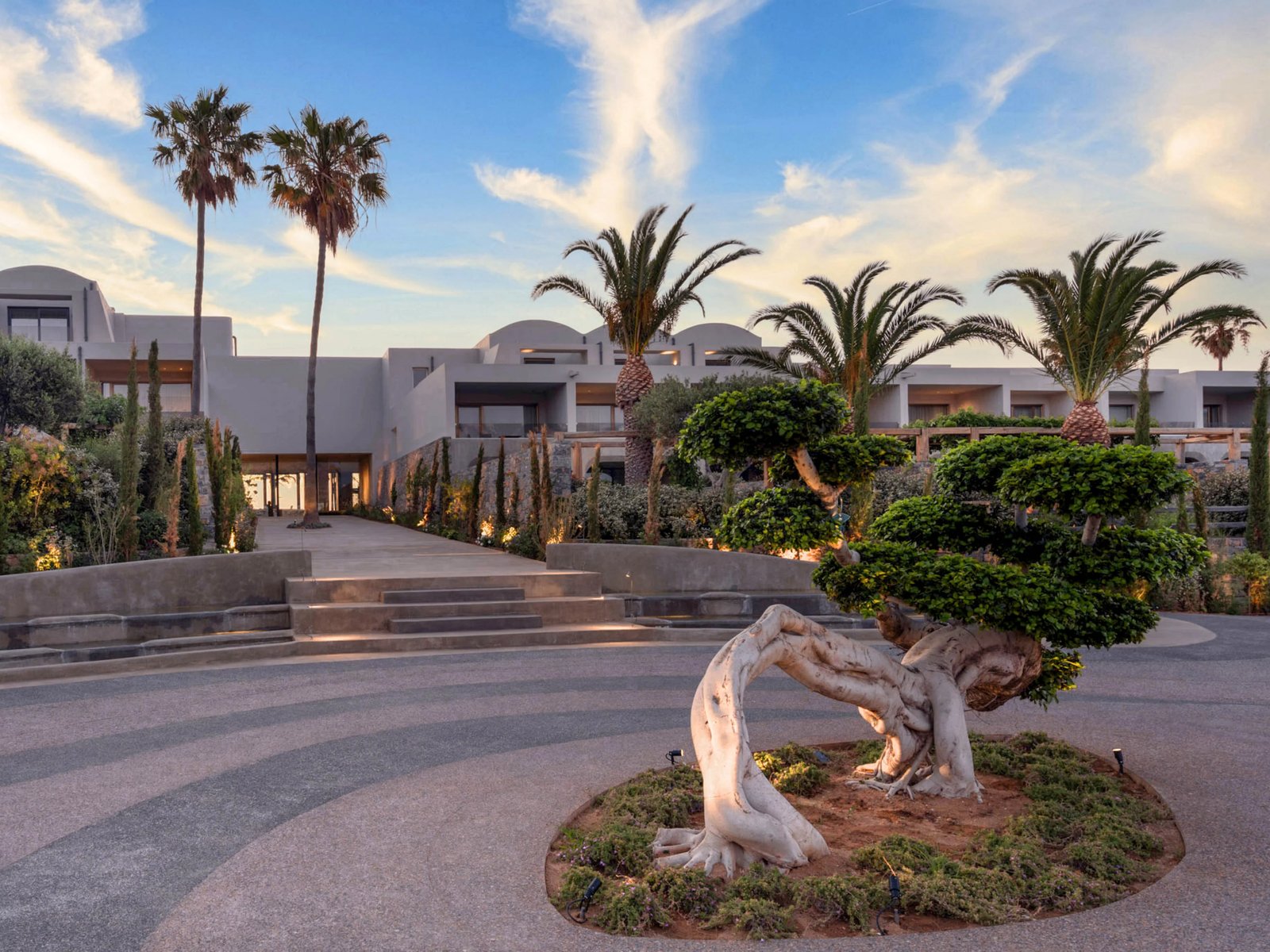 Minos Palace Hotel & Suites, how it began