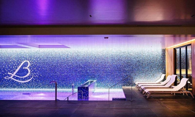 Le Relais Bernard Loiseau, the pool