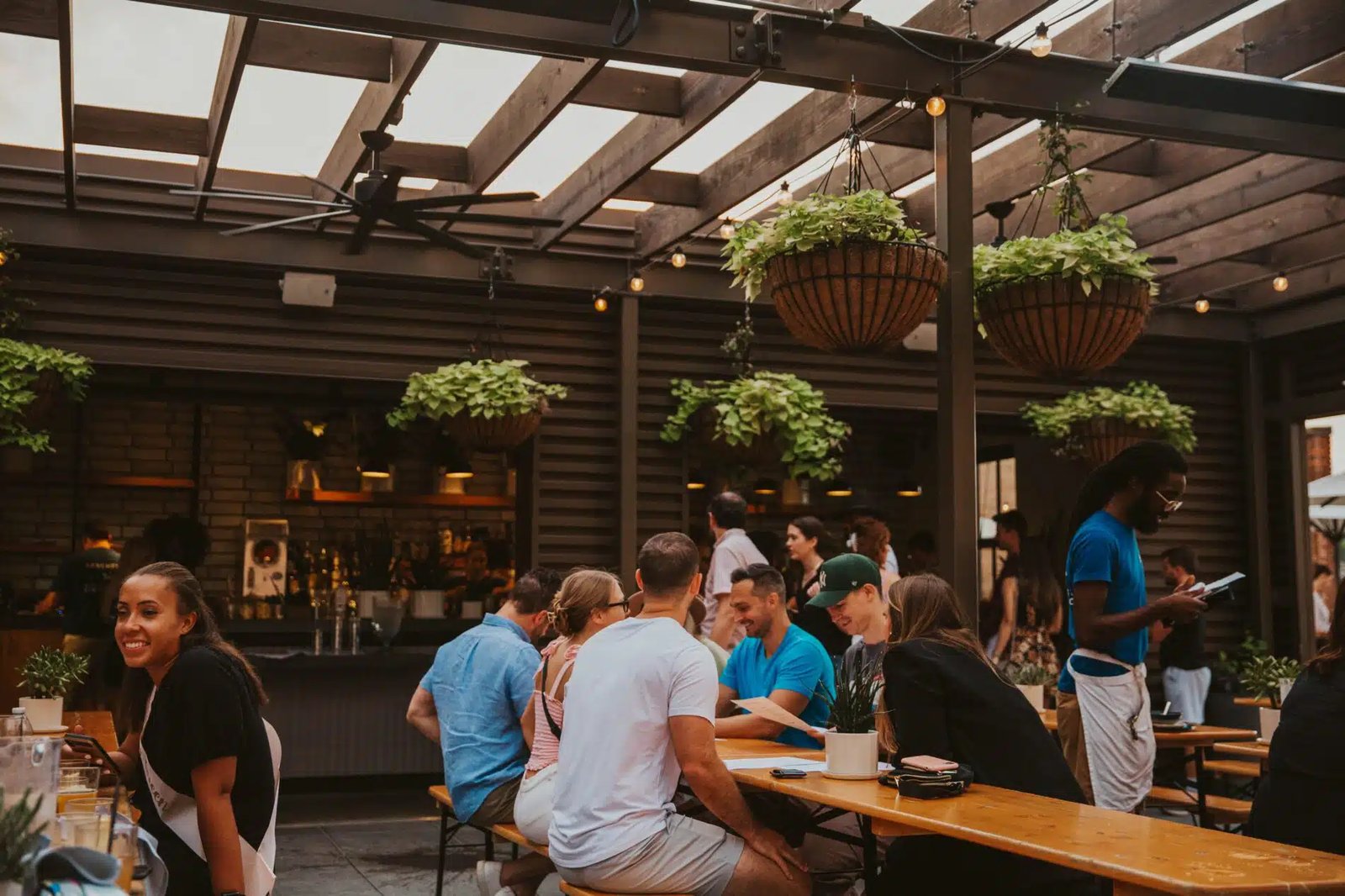 Crossroads Hotel, eat & drink