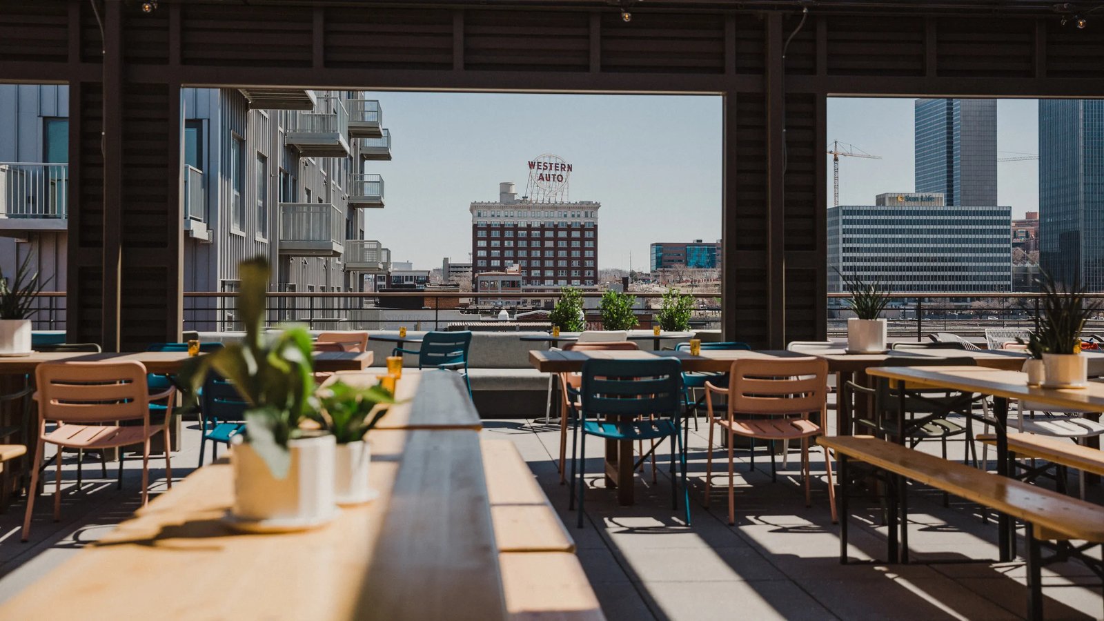 Crossroads Hotel, eat & drink