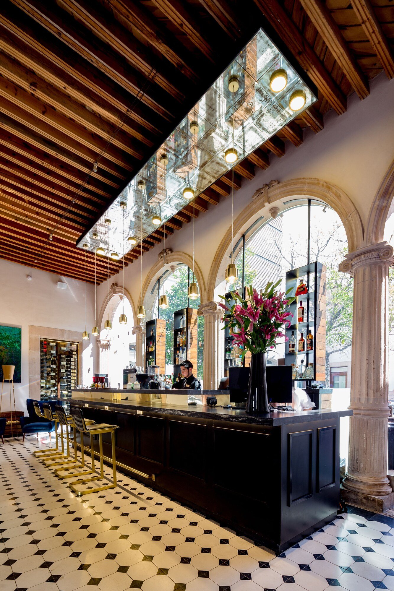 Central Hotel Boutique, eat & drink