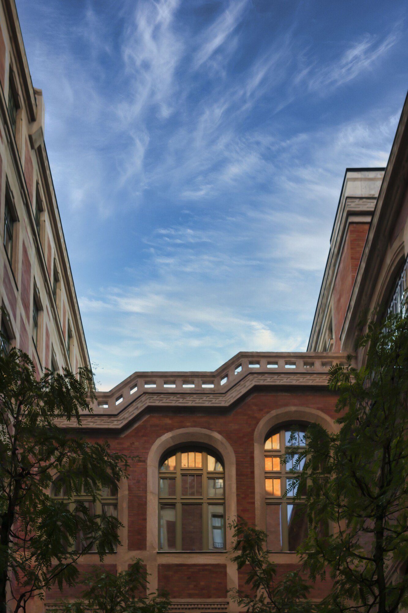 Kozmo Hotel Suites & Spa, backstory