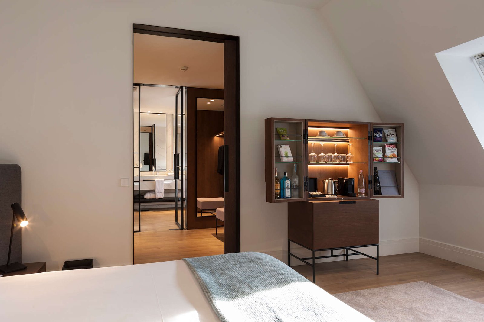 Kozmo Hotel Suites & Spa, rooms