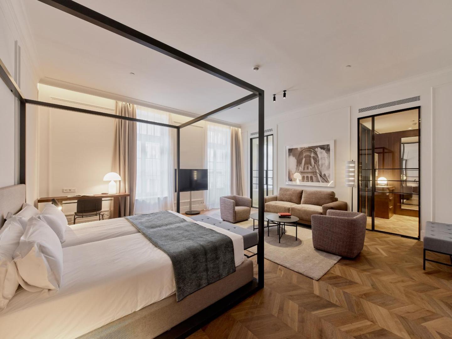 Kozmo Hotel Suites & Spa, rooms