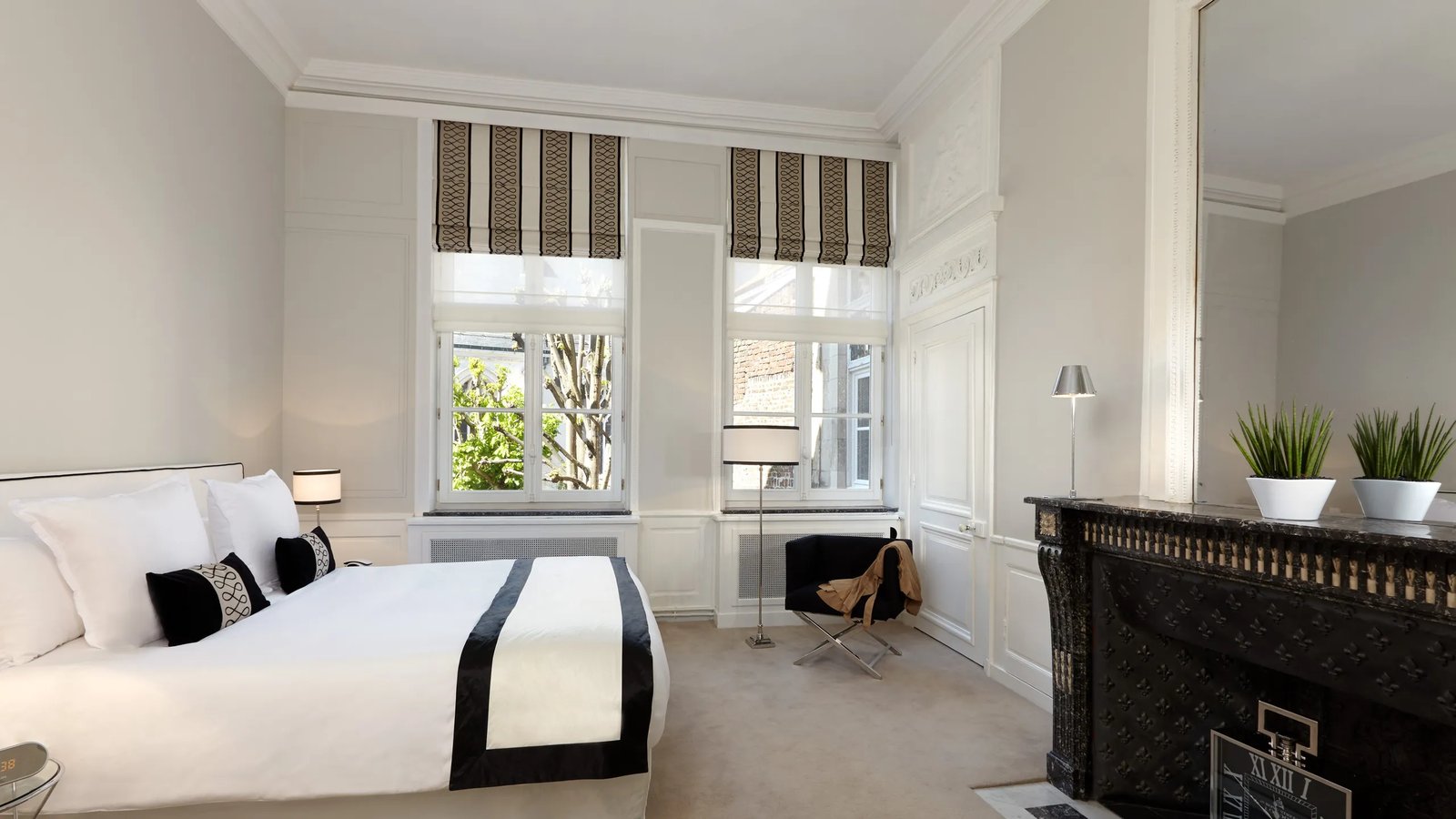 Clarance Hotel, rooms
