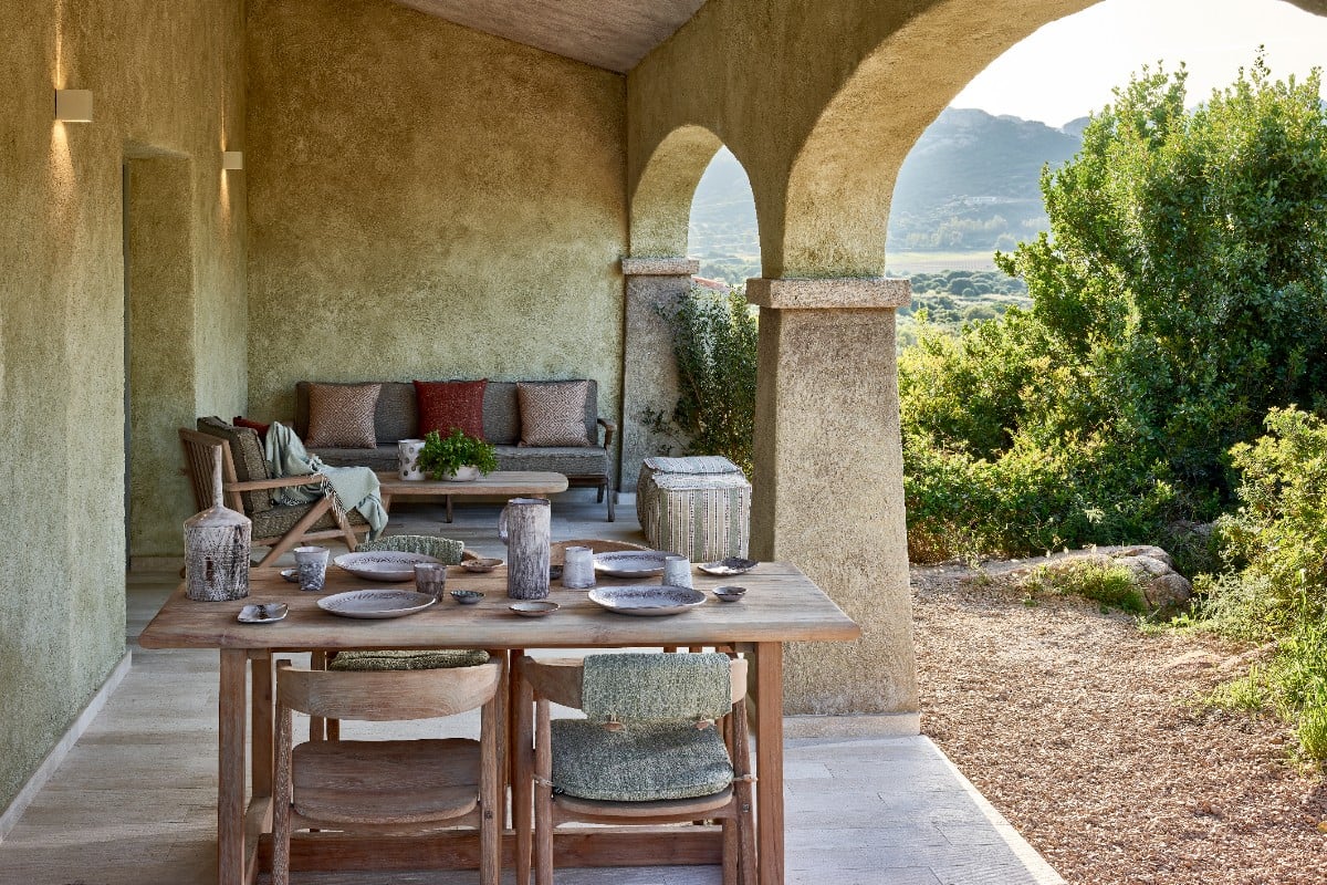 Cascioni Eco Retreat, at the table