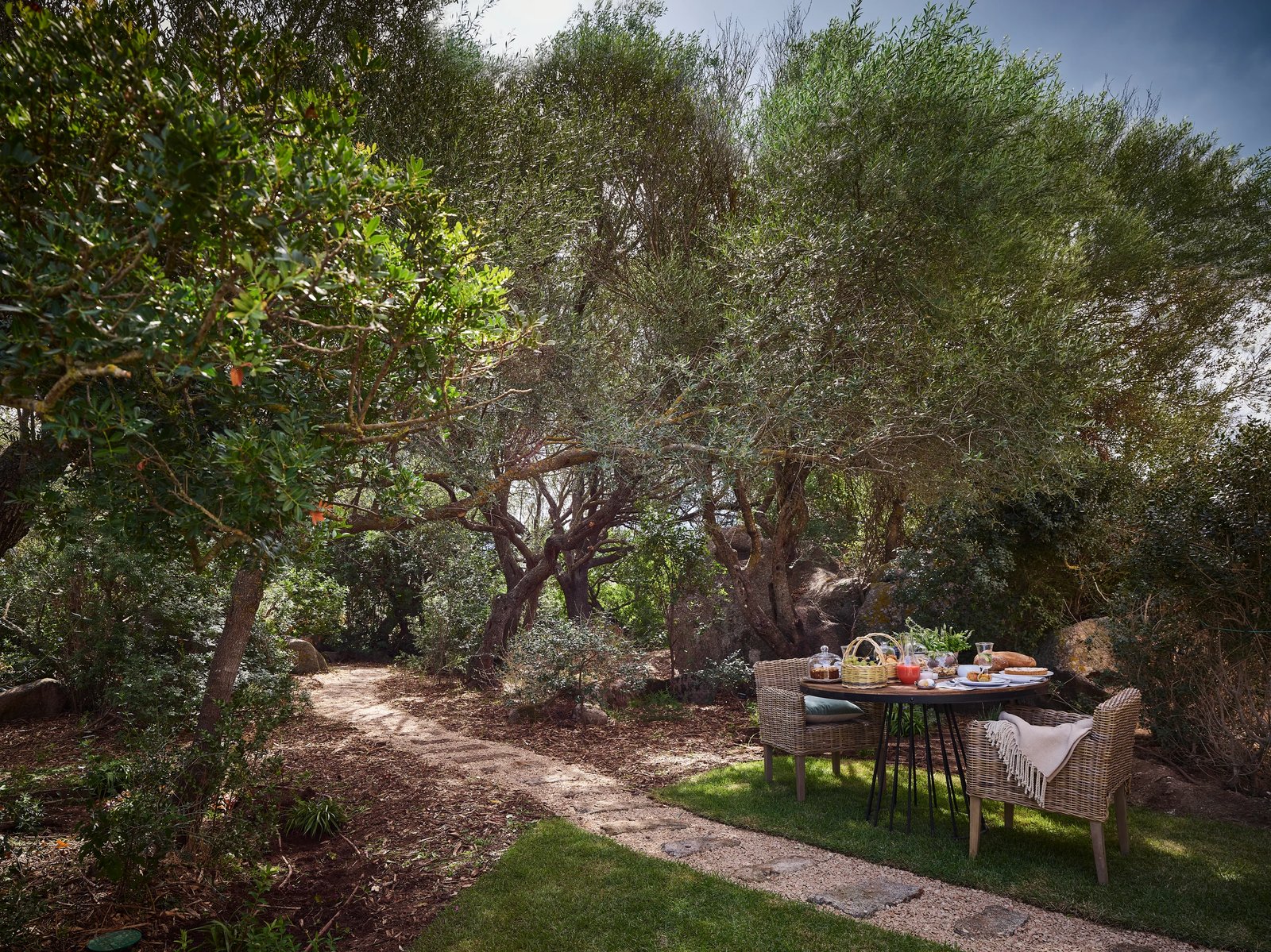 Cascioni Eco Retreat, at the table