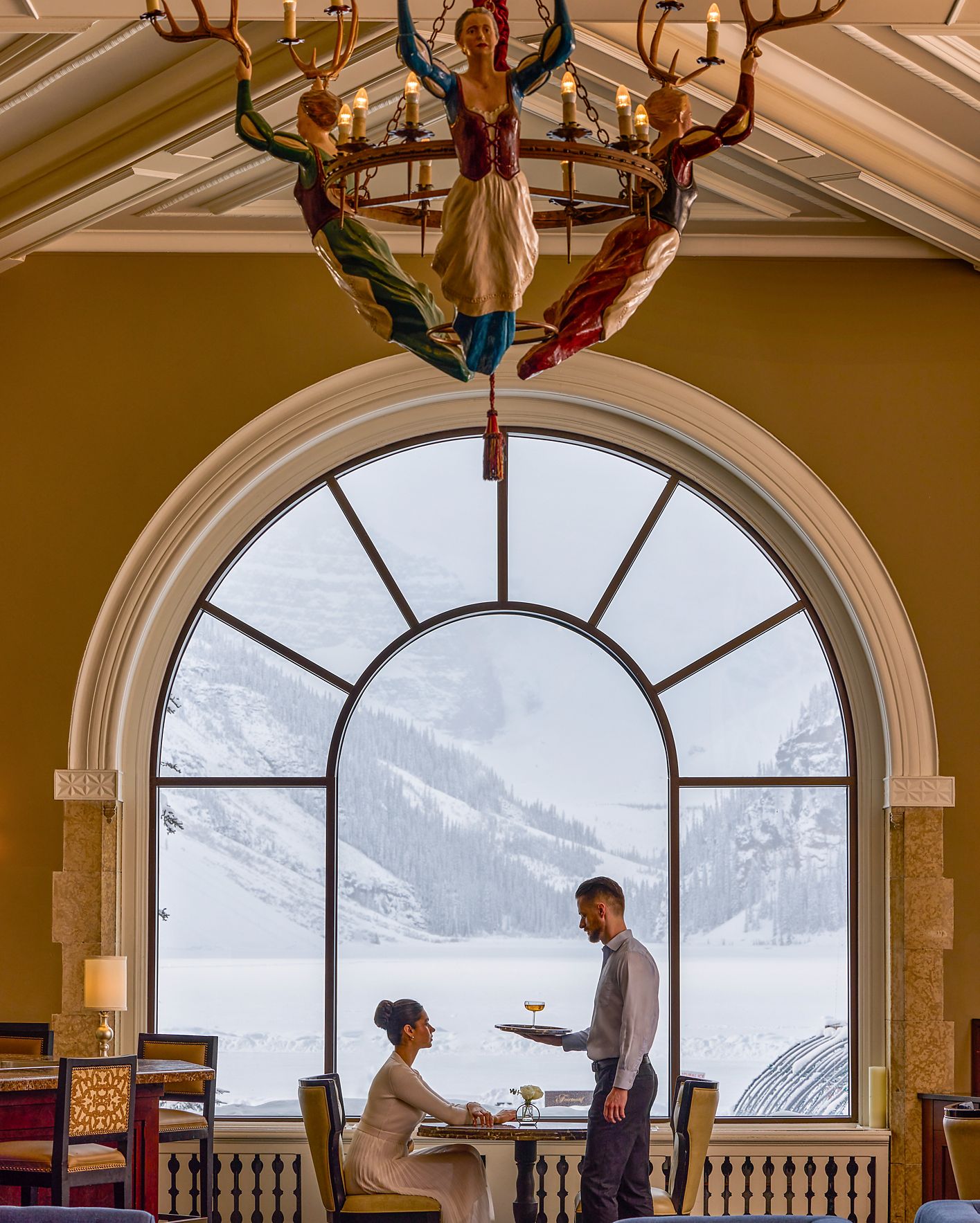 Fairmont Chateau Lake Louise, lakeview lounge
