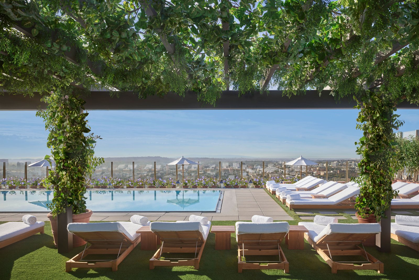 West Hollywood EDITION — vibe
