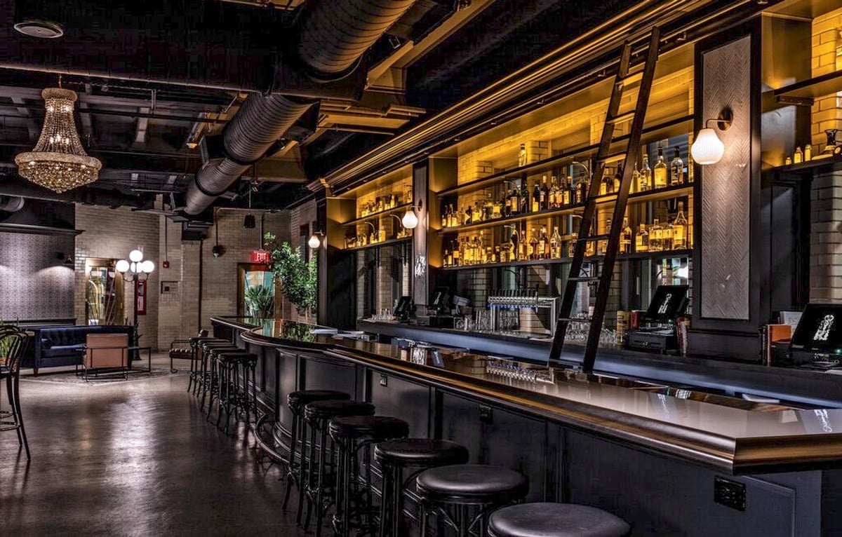 Bottleworks Hotel, eat & drink