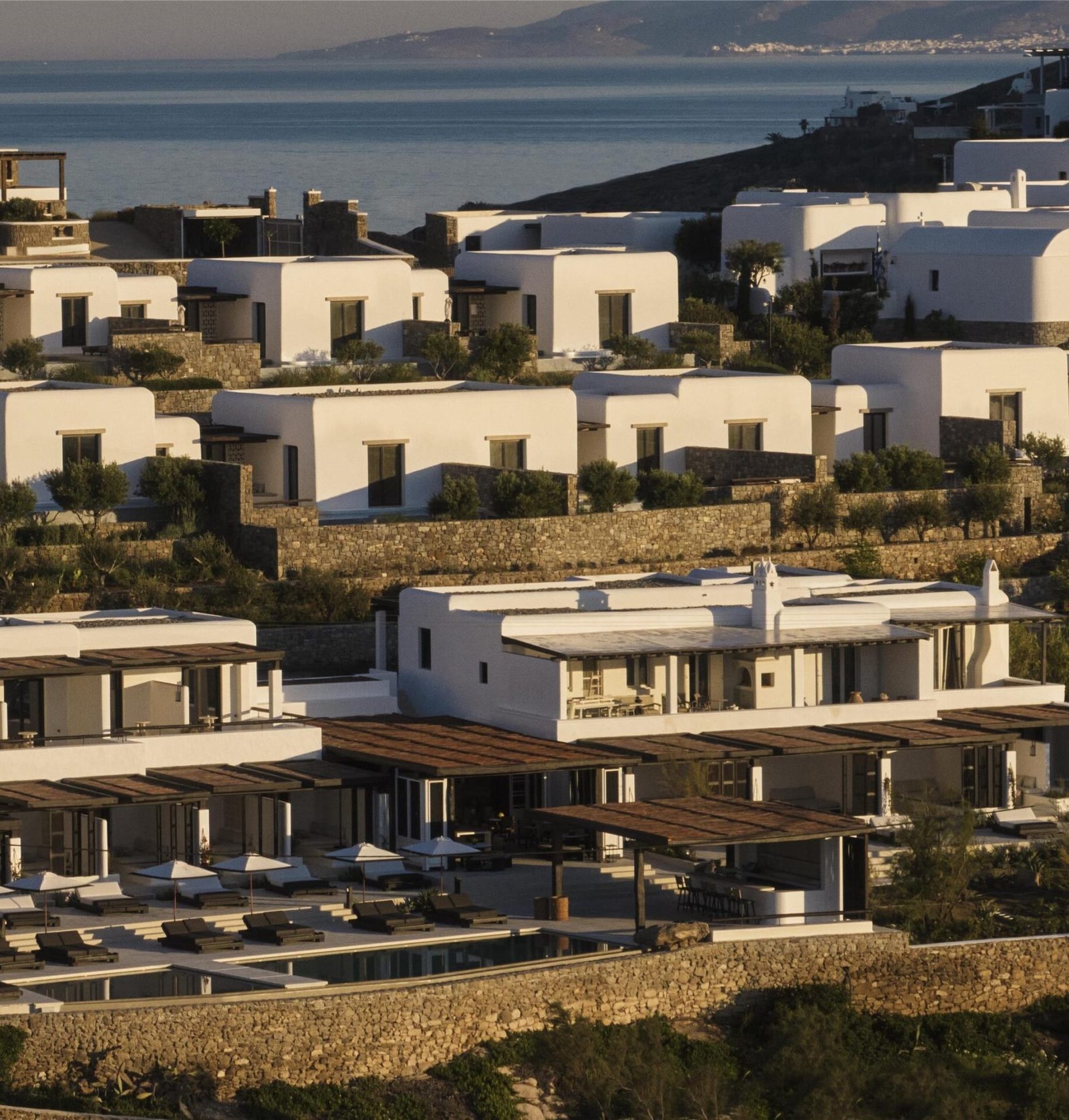 Kalesma Mykonos, backstory