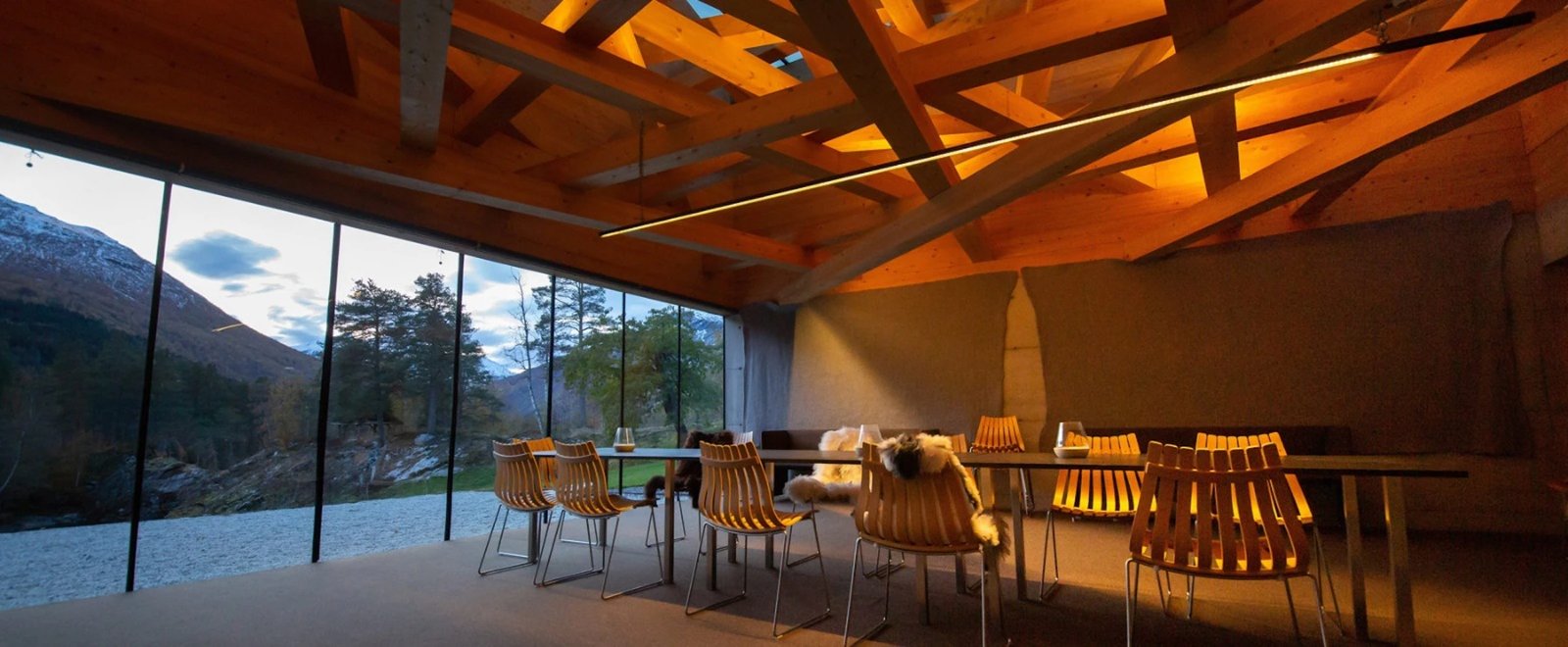 Juvet Landscape Hotel, the barn (fjøsen) restaurant & lounge