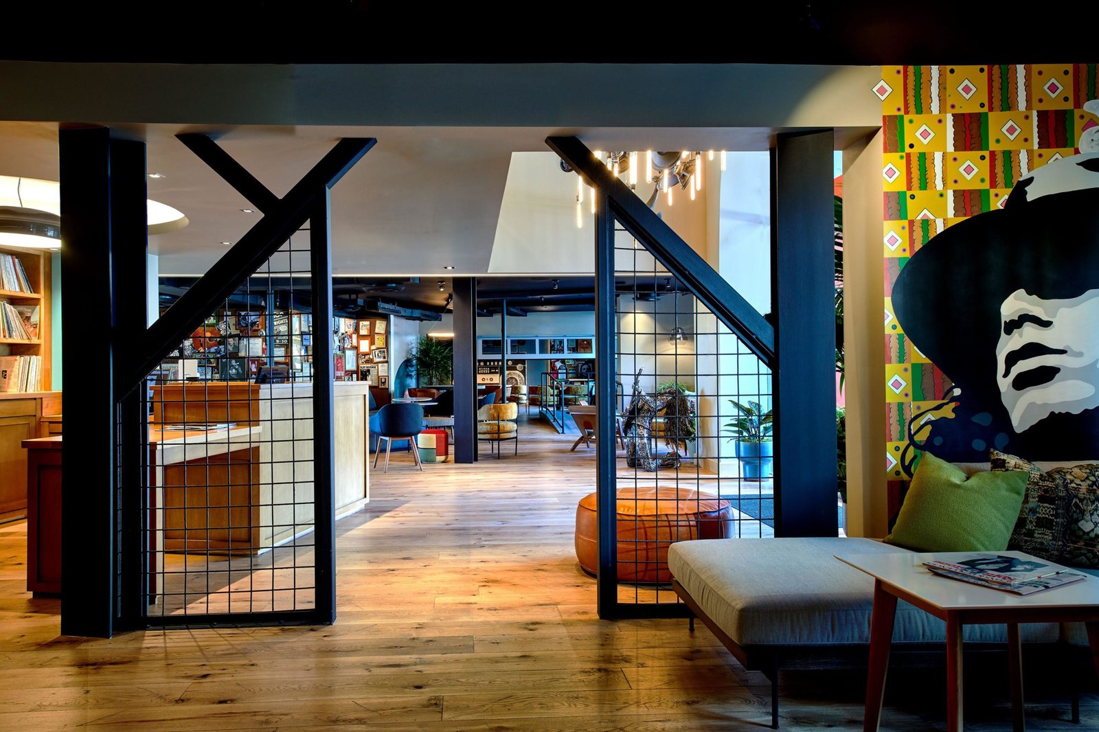 Hotel Ziggy West Hollywood — vibe