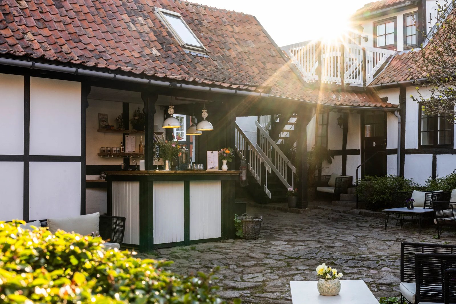 Allinge Badehotel, byskriver baren