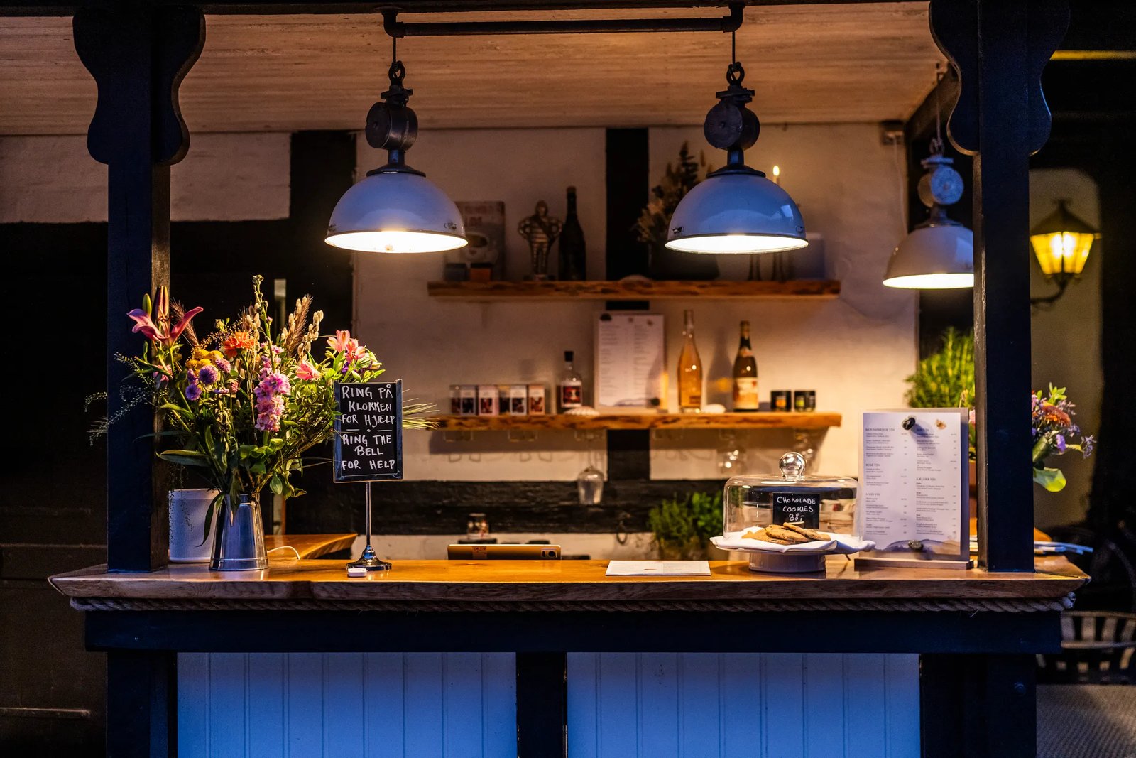 Allinge Badehotel, byskriver baren