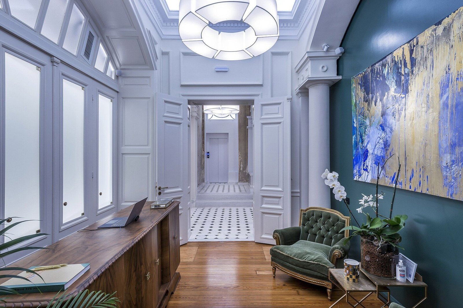The Bold Type Hotel, vibe
