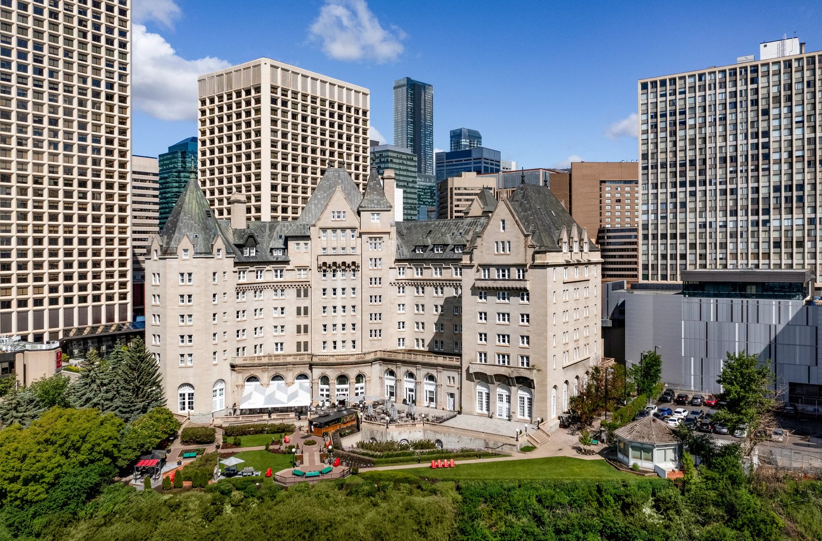 Fairmont Hotel Macdonald, backstory