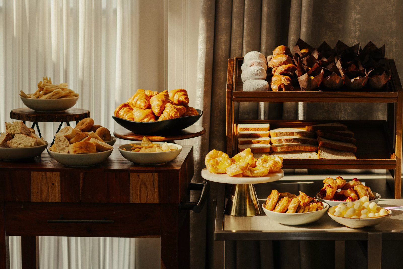 Fairmont Hotel Macdonald, eat & drink
