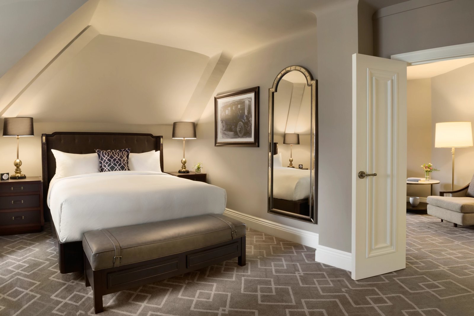 Fairmont Hotel Macdonald, rooms