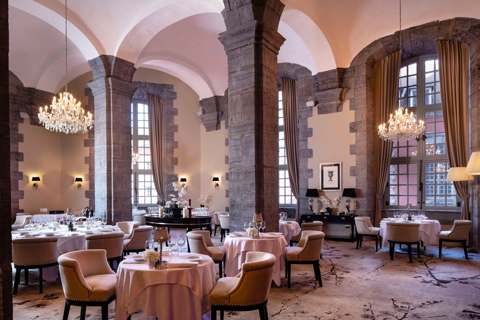 Royal Hainaut Spa & Resort Hotel, eat & drink